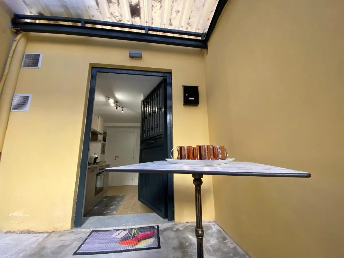 Casa Vacanze Nina Appartement Palermo Italië